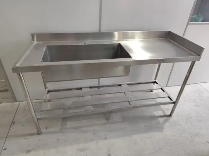 Pia Inox 1,80x0,60x0,90m com Prateleira Inferior Lisa ou Gradeada