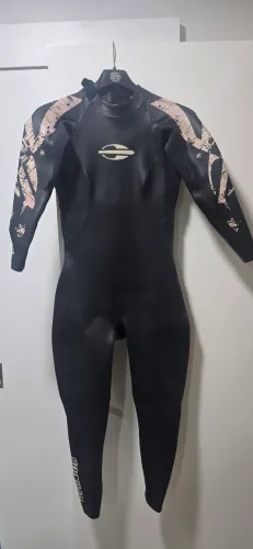 Roupa feminina mergulho mormai
