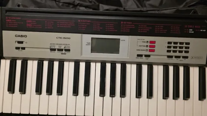 Teclado Cassio CTK-1500 + Case