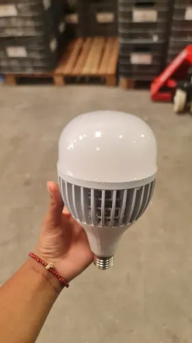 Lâmpada LED Bulbo 100W Alta Potência - R$ 40