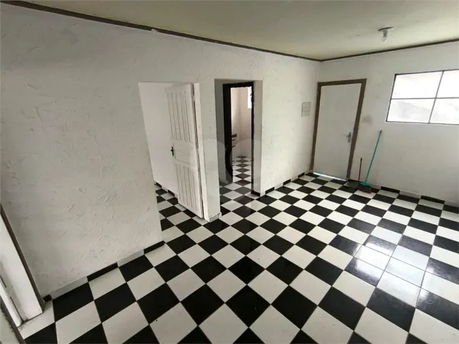 Condomínio com 2 quartos para locação em Vila santa luzia - SP