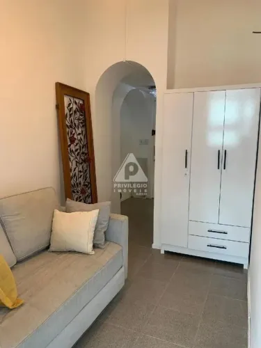 Oportunidade, Sala comercial em Copacabana, colado ao Metrô.