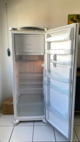 Geladeira Frost Free 337 Litros Consul com Espaço Extra Frio