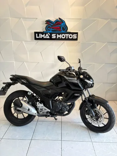 VENDO OU TROCO YAMAHA FZ15 150 2024 ( LIMAS MOTOS)