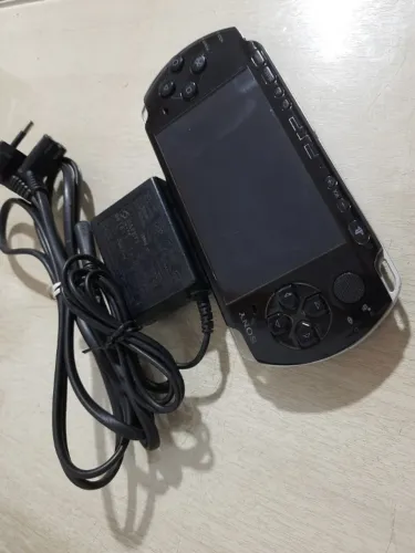 Psp slim + 16gb com jogos + carregador