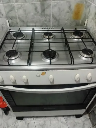 Vendo um fogão continental 6 bocas