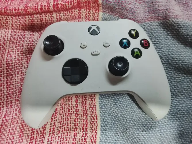 Controle Xbox Series com defeito . Ler anúncio!!!!