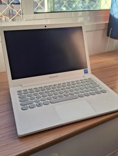 Notebook Samsung Flash F30