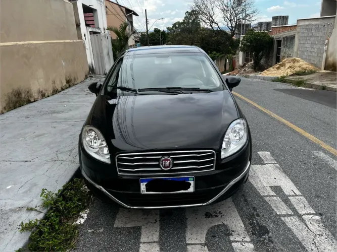 Fiat Linea Essence 1.8 Flex 16V 4P 2015