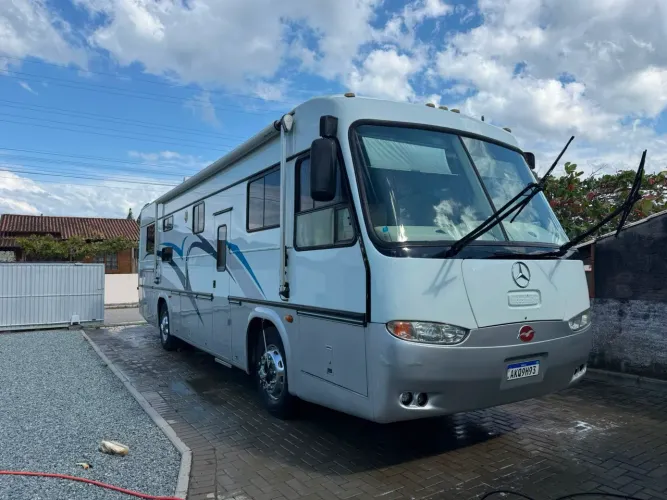 Motor home Mercedes super conservado.