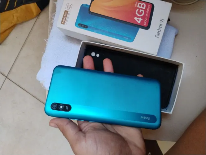 Celular Redmi 9 em ótimo estado (A VISTA)