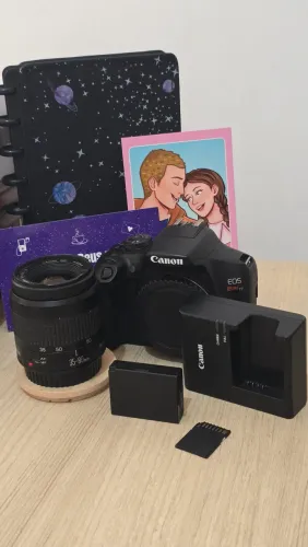 Canon T7 