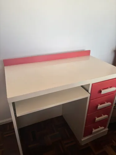 Escrivaninha Infantil/Estudo Branca e Rosa com Gavetas - Prática e Charmosa 