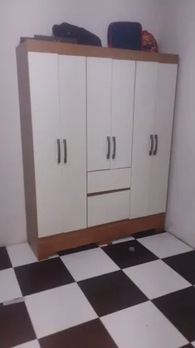 Guarda roupa de 6 porta 