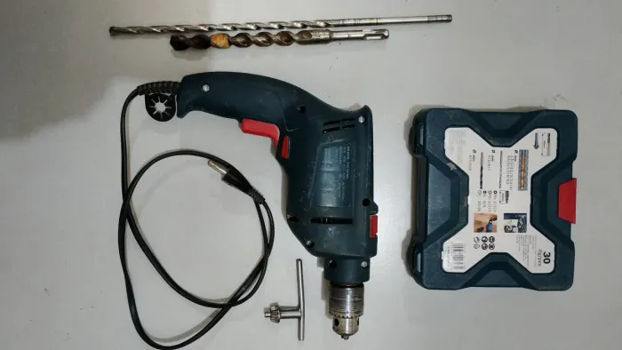 Furadeira e parafusadeira Bosch
