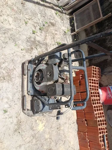 Compactador placa  diesel 2500,00 reais