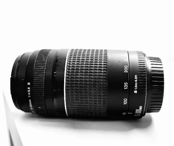 Lente Canon Zoom 75-300mm4-5.6 Iii Canon Ef Preto