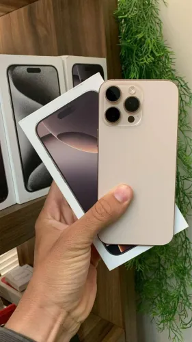 iPhone 16 Pro Max 