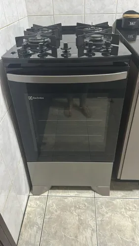 Fogão Electrolux 4 bocas e base de vidro temperado