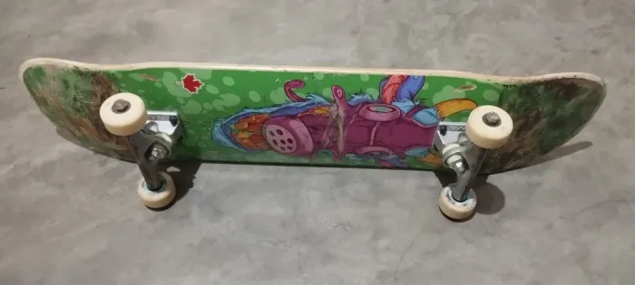 Skate todo gringo semi novo, já e o menor valor 