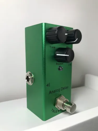 Pedal de guitarra delay analog (efeito analógico)