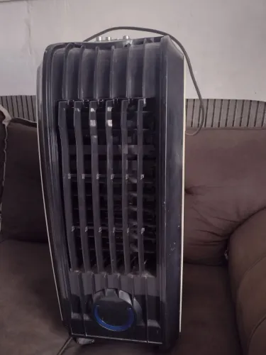 Ventilador e umidificador.