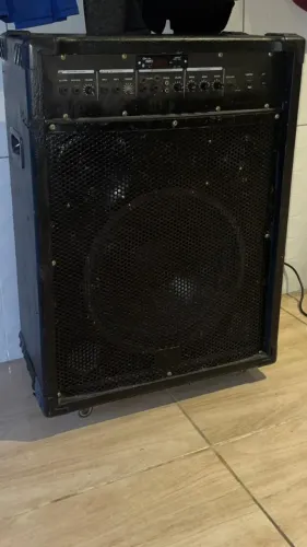 Caixa de som Amplificada