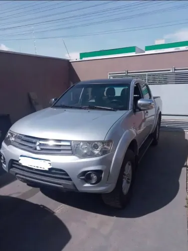 Mitsubishi L200 Triton HPE 3.2 CD TB Int.diesel AUT 2015