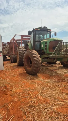 Alugo trator John Deere 6180J ano 2013 