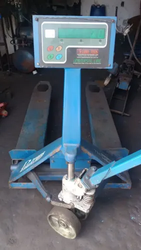 Paleteira com balança 3.500