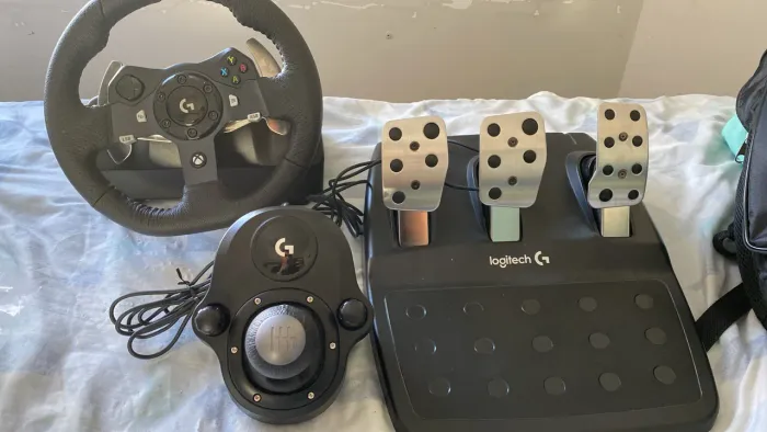 Simulador G920 com câmbio de marcha da logitech. 