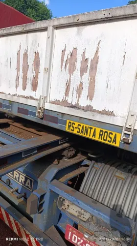 Scania e Carretas Guerra ano 2008 2 eixos graneleira