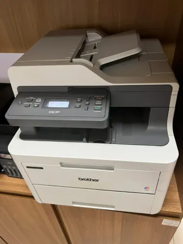 Impressora Multifuncional Brother L3551 - Preto/Branco e Colorida