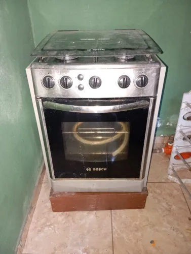 Vendo fogão Bosh elétrico 4 bocas 