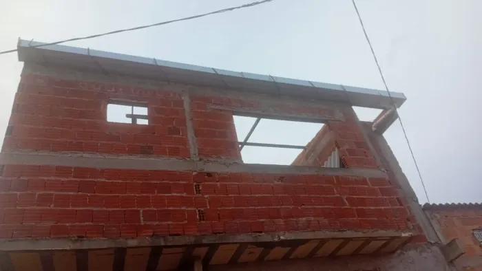 Vendo calha de 7.80 metros cada parte 3.90 nova só colocada e retirada 