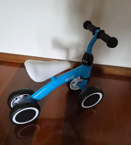 Bicicleta Infantil de Equilíbrio Sem Pedal 4 Rodas