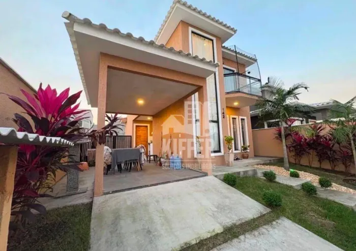 Casa Duplex 2 suítes para alugar no Royal Garden I por R$ 3.380/mês - Pindobas - Maricá/RJ