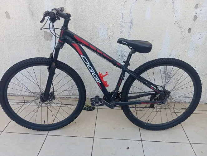 Bicicleta Oggi aro 29 + bomba de ar 