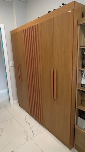 Guarda roupas ripado 6 portas 100% MDF