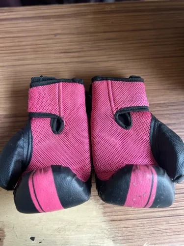 Luva de Boxe Feminina Brazuca Bem Conservada - Perfeita Conservação
