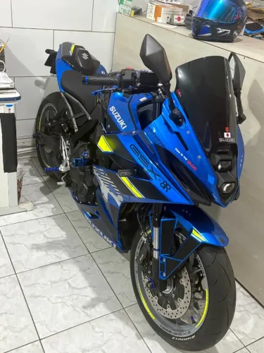 Suzuki GSX-8R - Personalizada