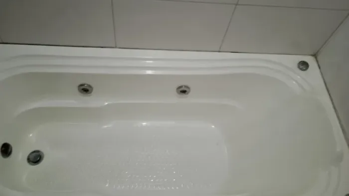 Banheira de hidromassagem com acessórios, pouco uso. 1.200