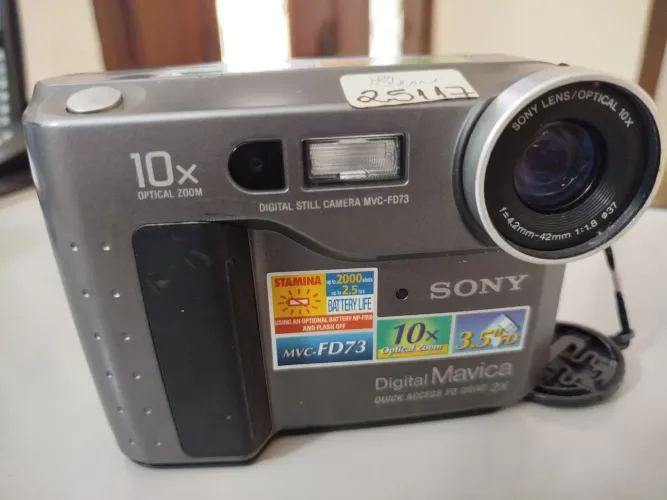 Camera Sony mavica.