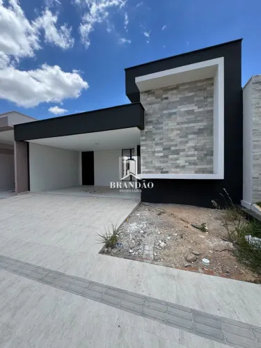 Casa disponível em condomínio fechado