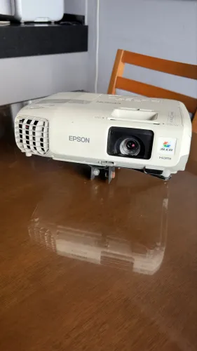 Retro Projetor Epson Powerlite S17 + Tela de projeção retrátil