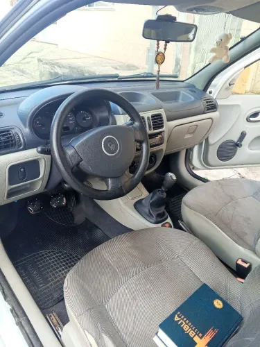 Renault Clio Authentique 1.0 8V 3P 2004