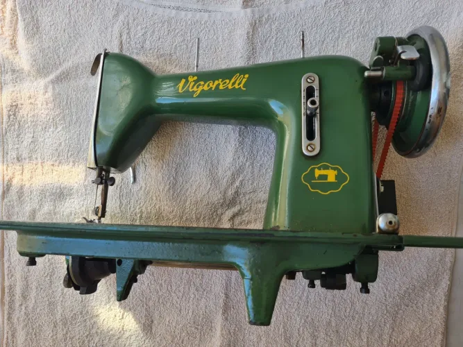 Máquina de costura vintage 