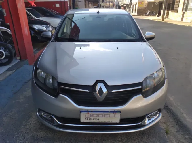 Renault Logan Dynamique Hi-flex 1.6 8V 4P 2015