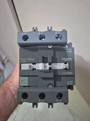 Contator Schneider LC1E80,220v