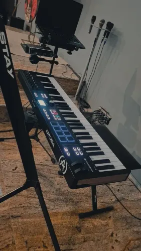 TECLADO CONTROLADOR ARTURIA KEYLAB 61 MK3 - PRETO